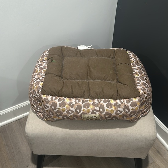 Pooch Planet Small Dog or Cat Bed - Picture 3 of 4
